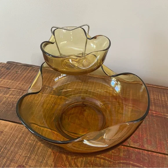 Vintage Amber Glass Anchor Hocking Chip & Dip Bowl🥨🍿 - Picture 8 of 11